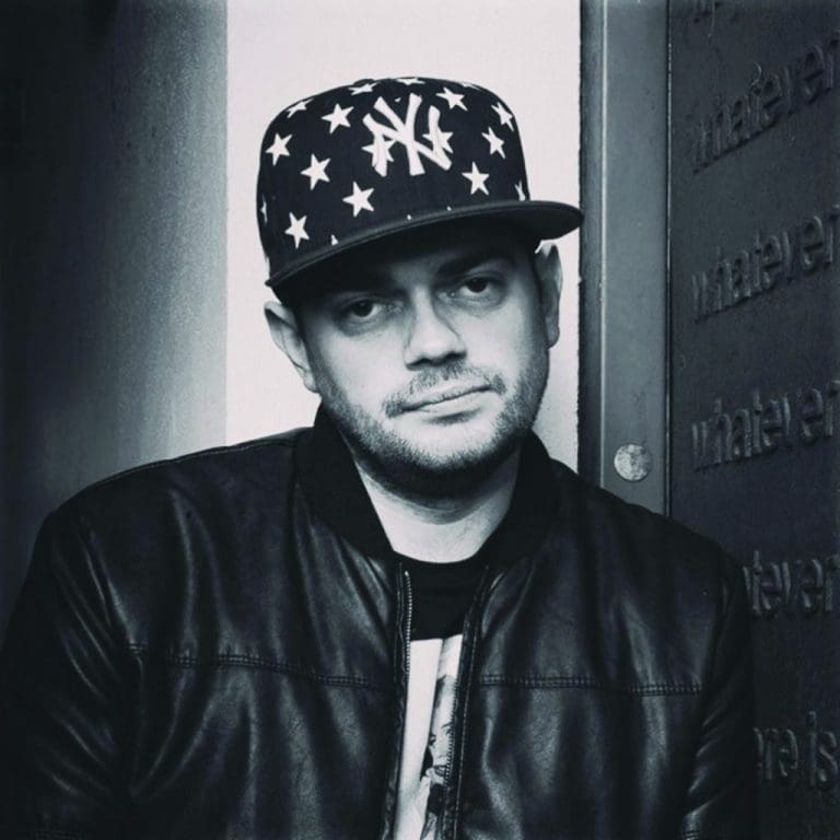TOP LIVERRPOOL HOUSE AND TECHNO DJ TO PLAY VENUE AT DUMFRIES