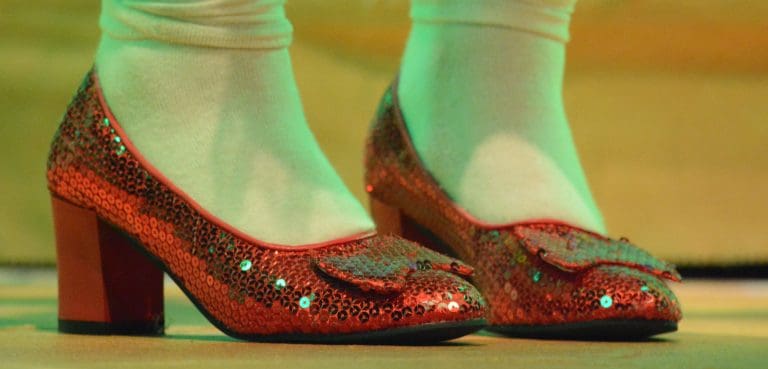 FULLARTONS ‘WIZARD OF OZ’ IS A FIVE STAR SPECTACLE NOT TO MISS