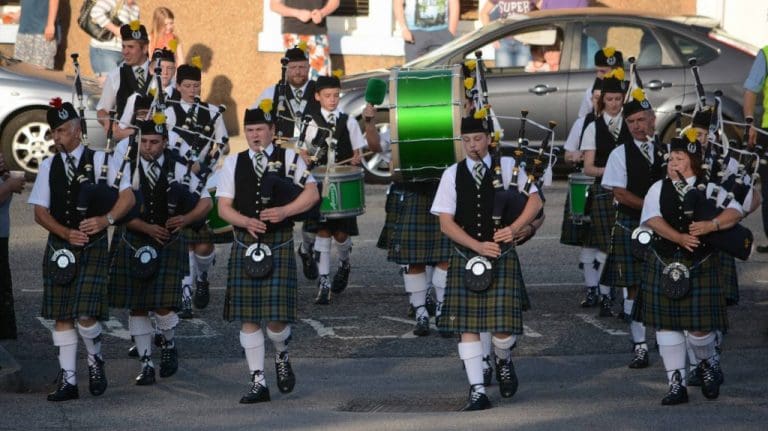 HUGE CROWDS TURN OUT FOR KIRKCUDBRIGHT’S 2nd SCOTTISH NIGHT OF 2014