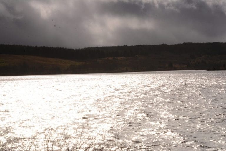 PLAY IT SAFE AROUND RIVERS, RESERVOIRS AND LOCHS