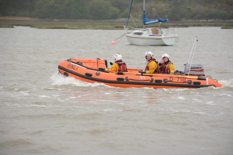 KIPPFORD RNLI & COASTGUARD CALLED OUT IN SANDYHILLS RESCUE