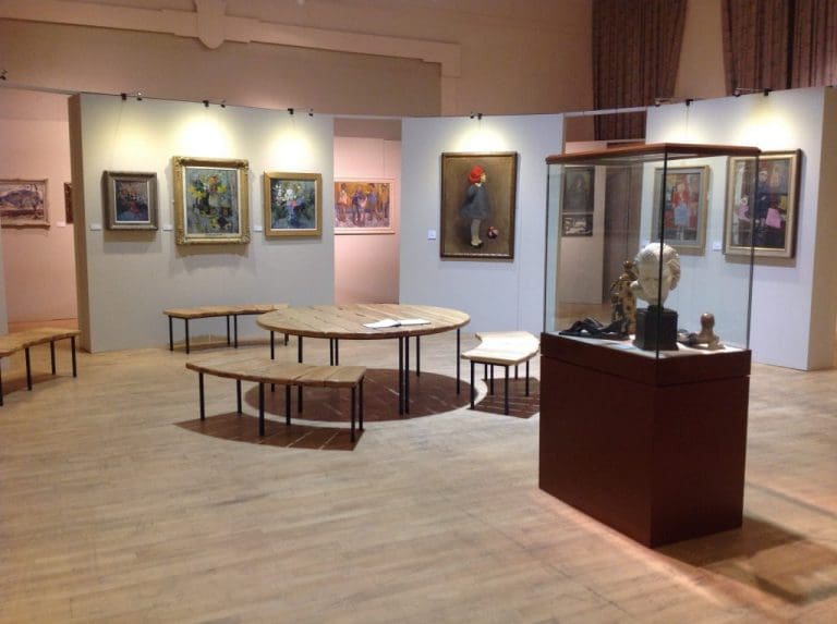 KIRKCUDBRIGHT’S SUMMER ART EXHIBITION, THE GLASGOW GIRLS 1920-1960 ATTRACTS ITS 12,000TH VISITOR