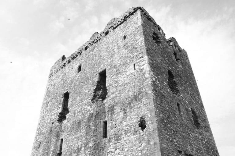 THREAVE CASTLE / THE DGWGO S.R.CROCKETT MONTHLY/APRIL 2015