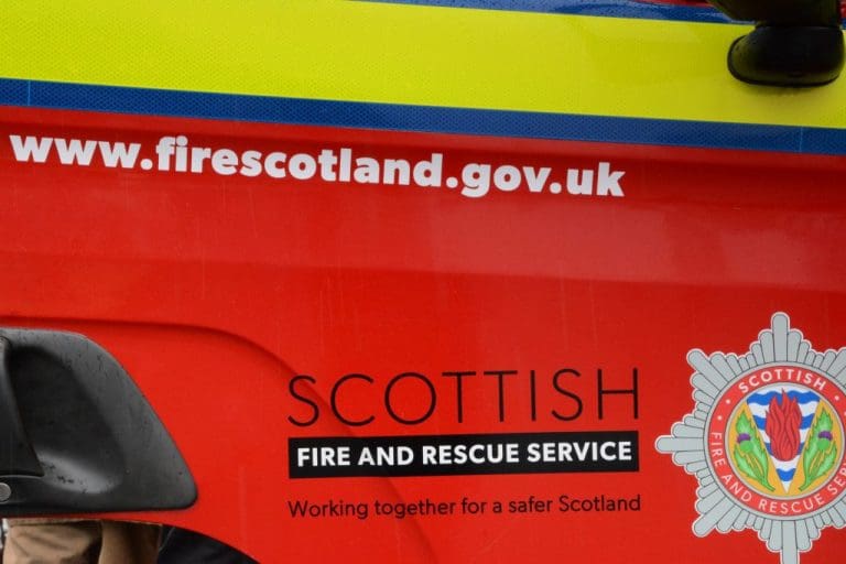FIRE CREWS TACKLE BLAZE AT THORNHILL FLATS