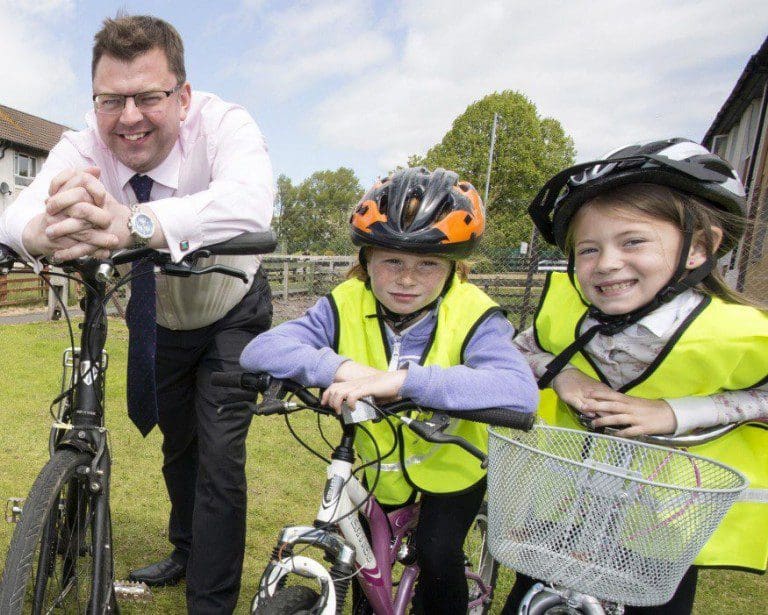 DUMFRIES CHILDREN TAKE PART IN GIVE EVERYONE CYCLE SPACE CAMPAIGN