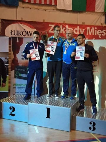 DOONHAMMER BOXER ‘DENNIS’ COMES HOME WITH SILVER