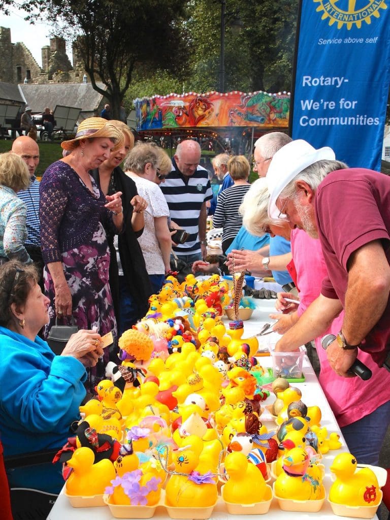 NO ‘DUCKING OUT’ OF KIRKCUDBRIGHT ROTARYS 8th ANNUAL DUCK RACE