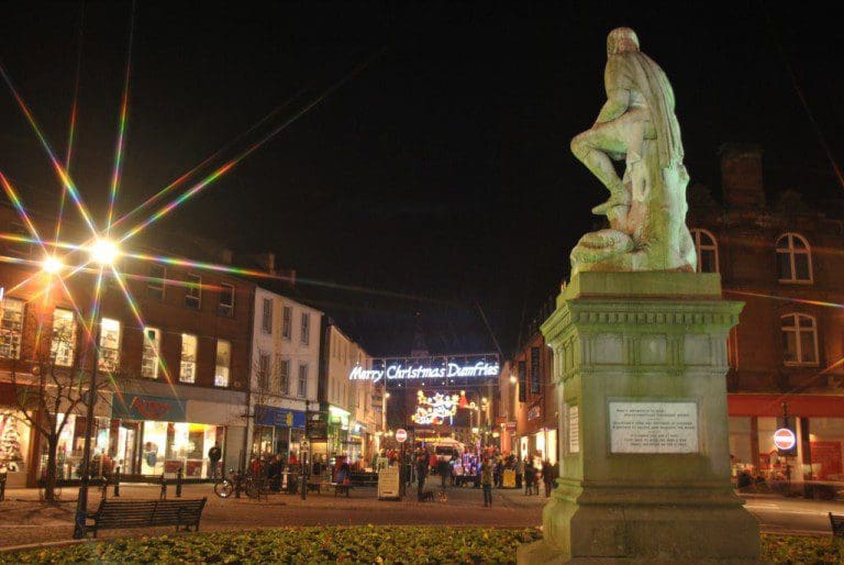 DUMFRIES TOWN CENTRE GETS SET FOR CHRISTMAS