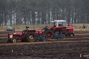 40 PLOUGHMEN BRAVED THE WEATHER AT WIGTOWNSHIRE OPEN