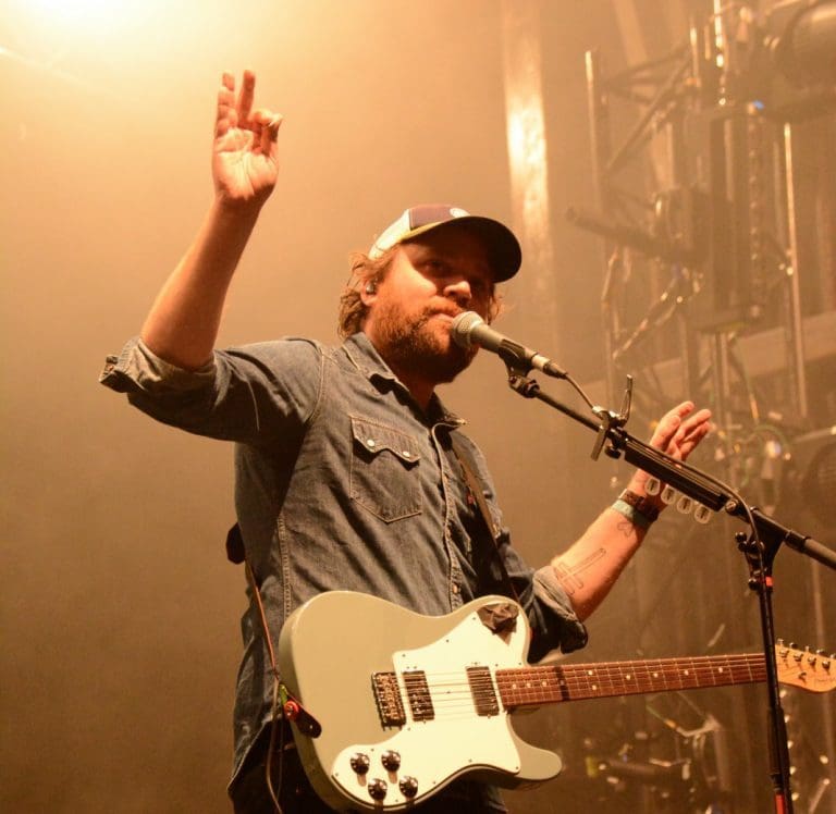FRIGHTENED RABBIT LEAD SINGER SCOTT HUTCHISON CONFIRMED DEAD