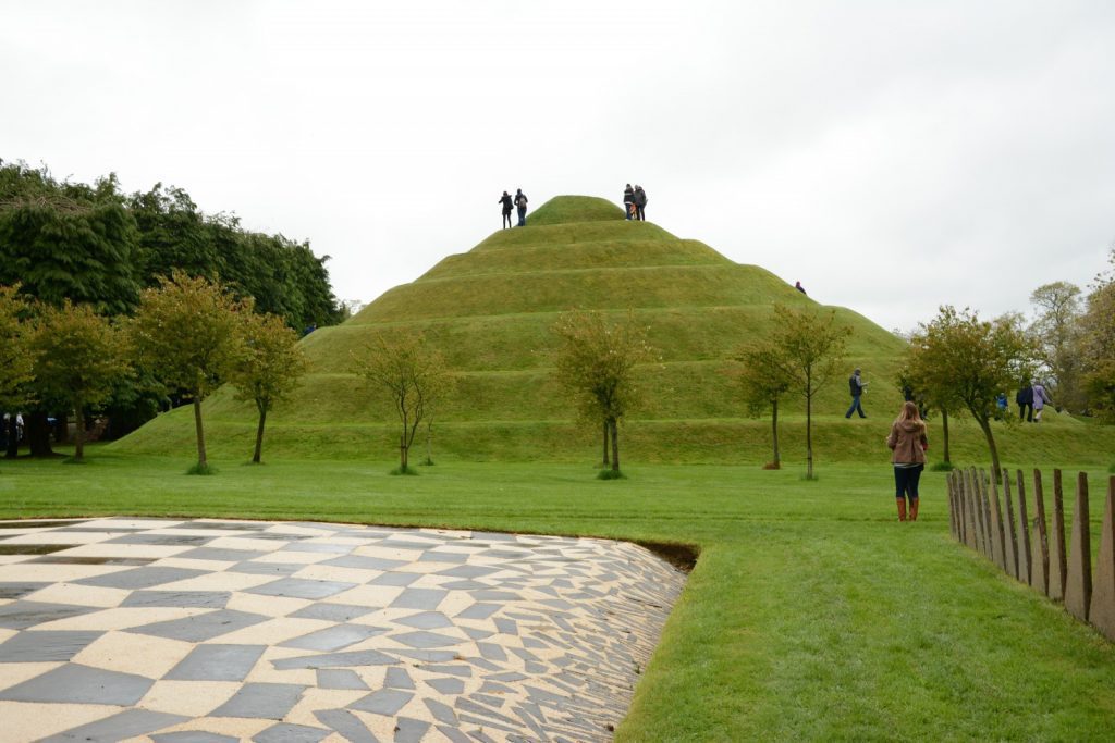 PORTRACK, THE GARDEN OF COSMIC SPECULATION