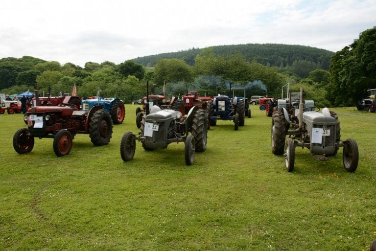 GLENLUCE VINTAGE TRACTOR RALLY 2019