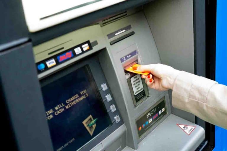 POLICE ISSUE WARNING OF ATM FRAUD - THORNHILL