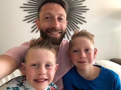 QUEENS CAPTAIN STEPHEN DOBBIE AND SONS MAKE A 'BALD' MOVE FOR NHS COVID-19 CHARITY