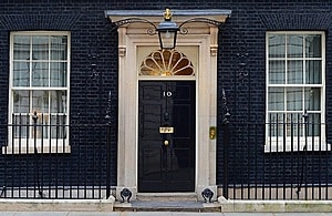PRIME MINISTER WARNS BRITS TO AVOID NON-ESSENTIAL CONTACT IN LATEST COVID-19 ADVICE