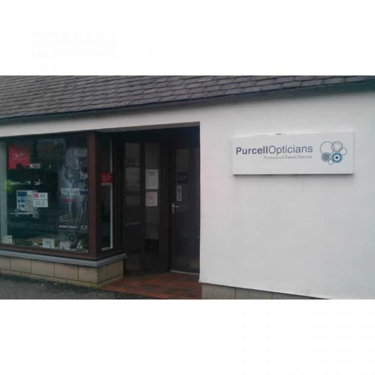 WINDOWS SMASHED AT CASTLE DOUGLAS OPTICIANS BY VANDALS