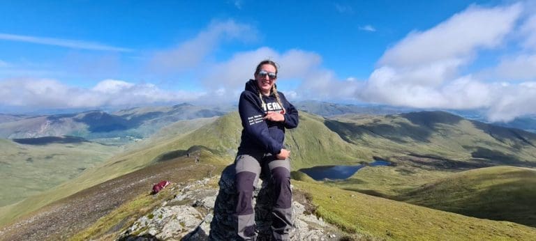 Thornhill Woman Bags 3 Munro’s For Parkinson’s UK