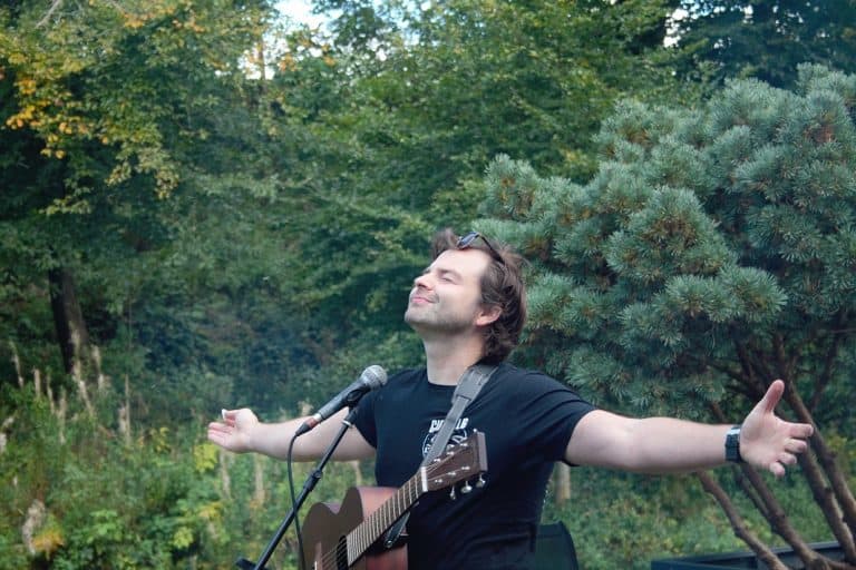 Local Musician Helps spread love in all corners of our region.