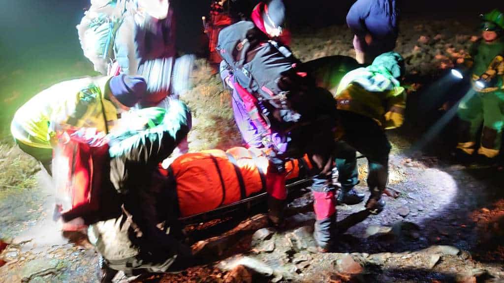 INJURED WOMAN RESCUED FROM TINTO HILL