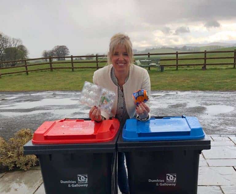 LOCAL COUNCILLOR HELPS TO CLEAR UP KERBSIDE RECYCLING CONFUSION