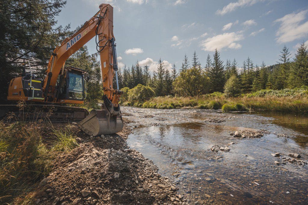 Innovative project gets underway to support fish populations in the Black Water of Dee
