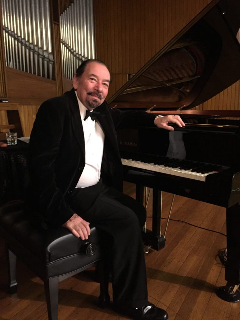 Fringe hit-Don't Shoot Me, I'm Only The Piano Player comes to CatStrand