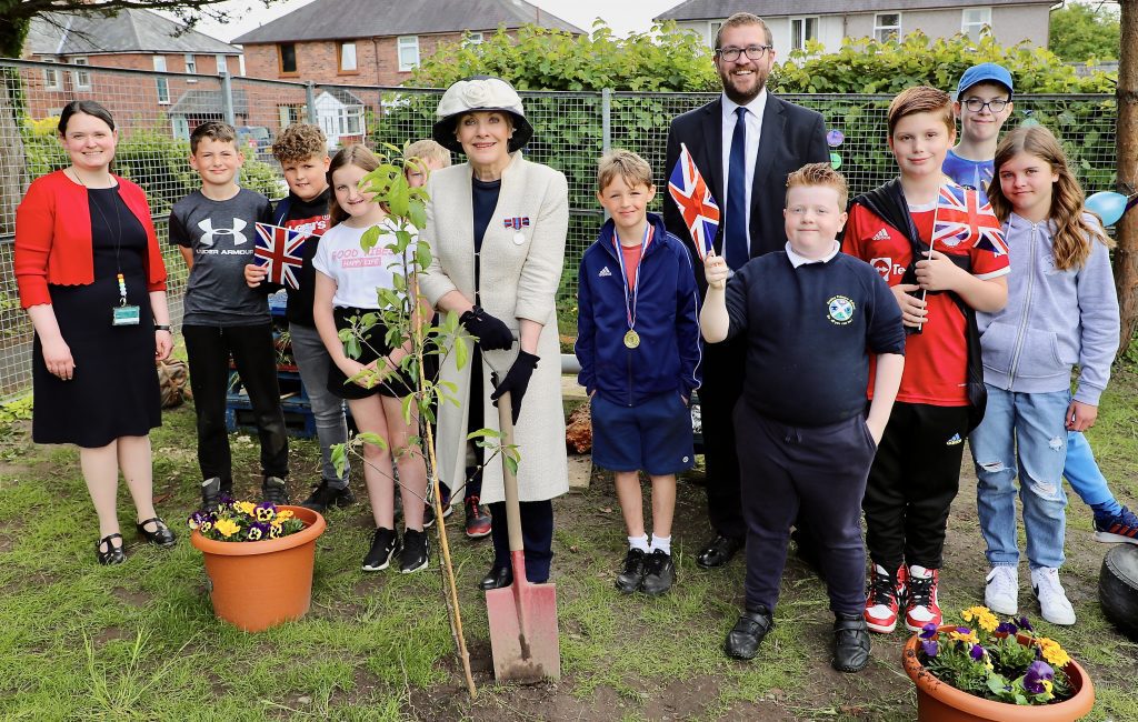 Gretna Primary School celebrates Queen’s Platinum Jubilee