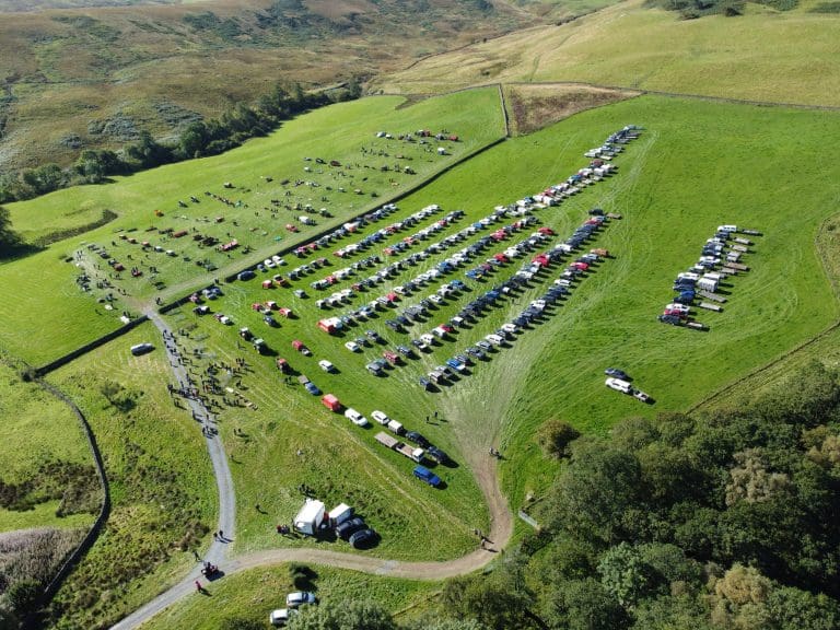 Huge Crowds at Auchenhessnane Farm Displenishing Sale 