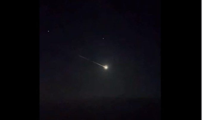 LARGE FIRE BALL SPOTTED BY HUNDREDS LAST NIGHT BELEIVED TO BE SPACE DEBRIS