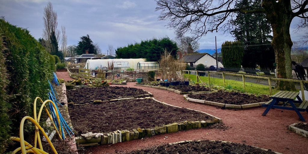 POSITIVE FUTURE OF DUMFRIES VETERANS GARDEN DISCUSSED AT MEETING WITH