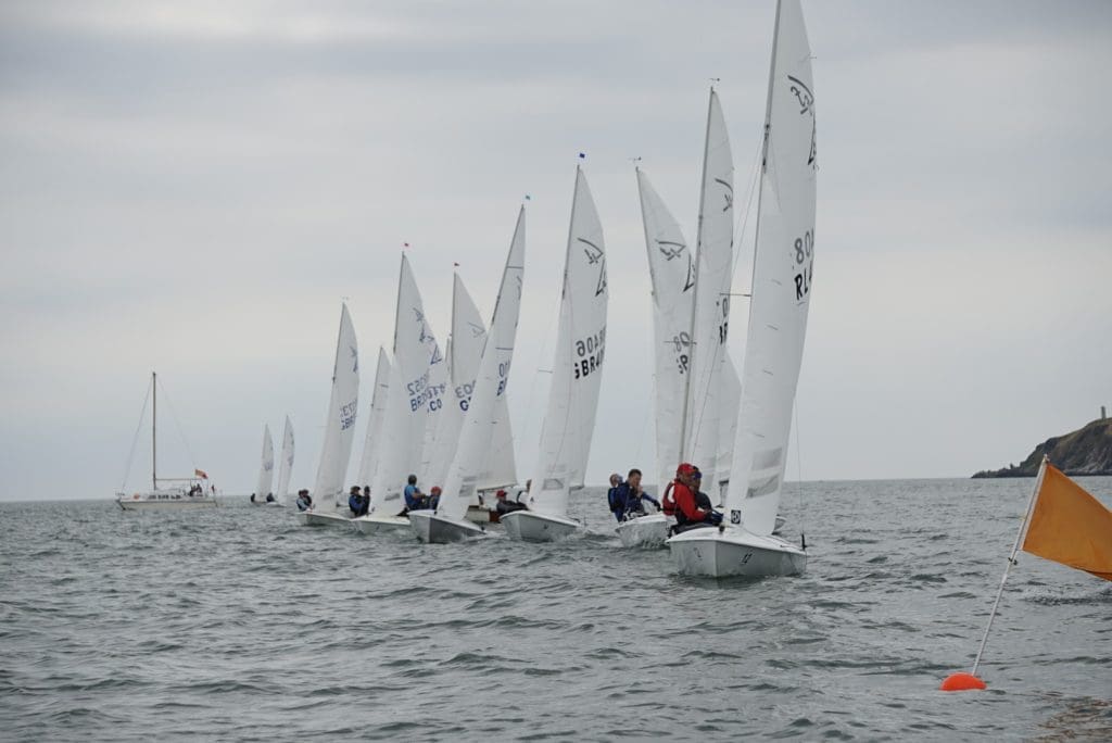 Right on the start line as the flag drops! (Photo Finlay Train)