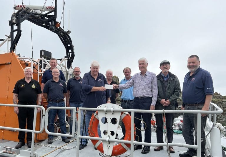 The Kings Own Scottish Borderers Association Donate £100 to Portpatrick RNLI