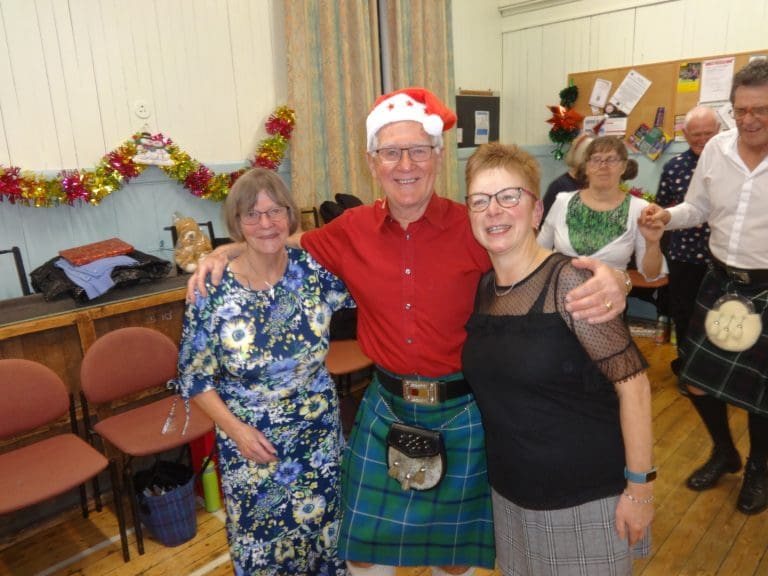 KIRKTON OLD TYME DANCE GROUP HELD CHRISTMAS PARTY