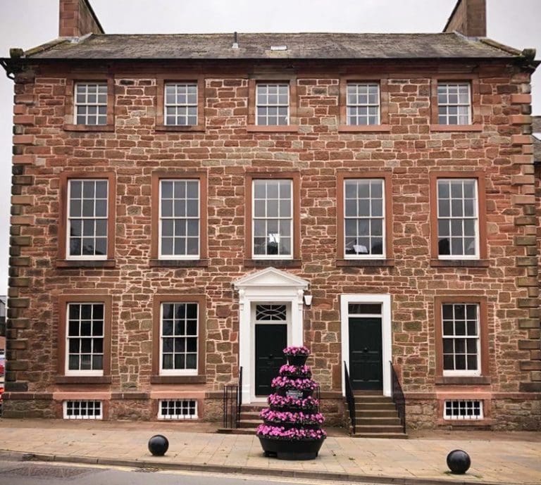 Annan’s Iconic Bridge House Welcomes Guests to the Exclusive Bridge View Apartment