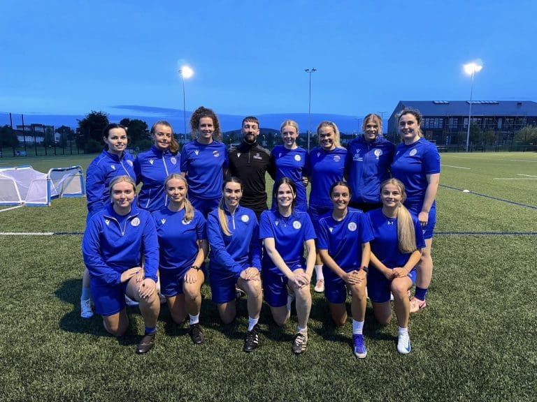 Downer For Queens Ladies at Denny