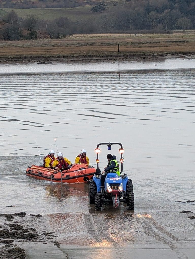 KIPPFORD RNLI ASSIST IN BALCARY CLIFFS RESCUE