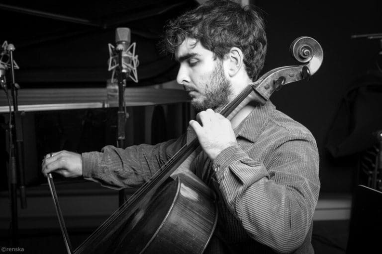 Hugo Eedle Performs at Dabton House with Simon Callaghan
