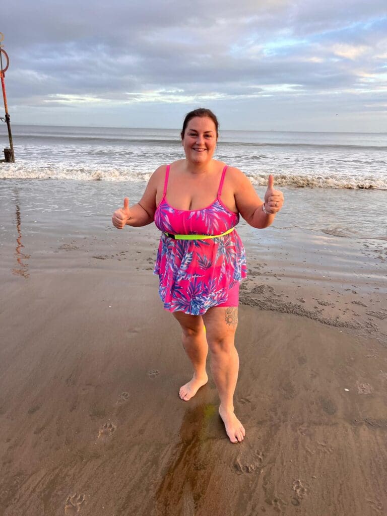 Crossmichael Lass Suzy Takes on Arctic Challenge For Charity